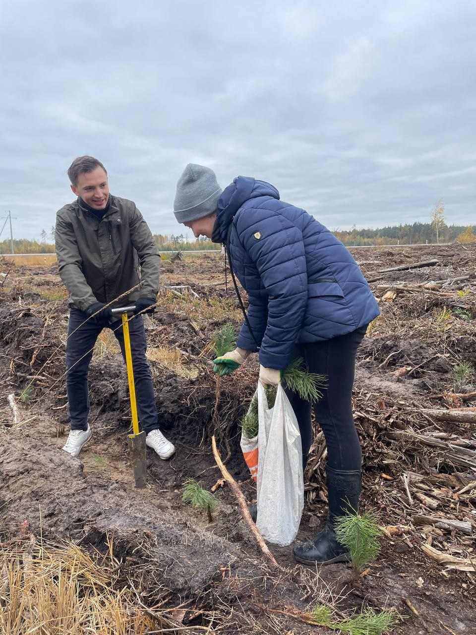 Акция по посадке леса "Дай лесу новае жыццё" Акция по посадке леса "Дай лесу новае жыццё"