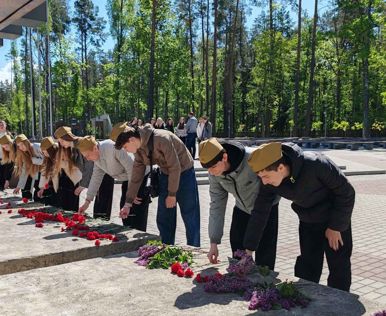 Мемориальный комплекс «Партизанская криничка» Мемориальный комплекс «Партизанская криничка»